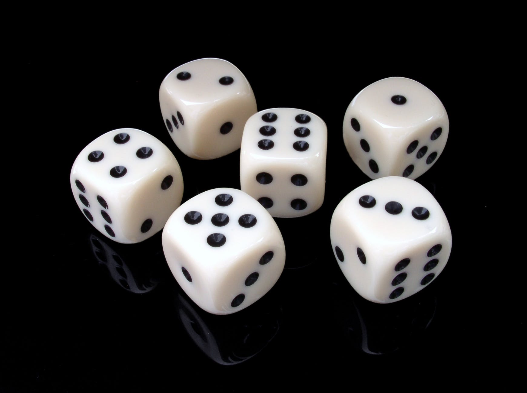 cube-six-gambling-play-37534.jpeg